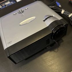 Optoma projector DX605R DLP Projector w Carry Case And Cable Tested No Remote