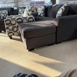 Sectional 699 accent chair, 399