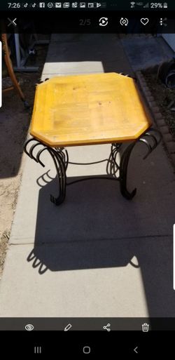 1 BEAUTIFUL END TABLE REAL WOOD AND METAL