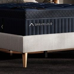 DreamCloud Hybrid Luxe – King Mattress – $525
