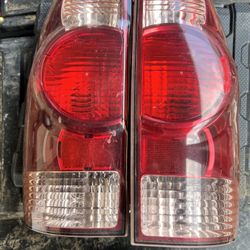 Headlights For Tacoma 2005  