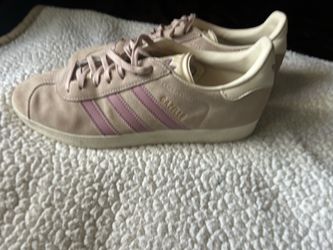 adidas Gazelle Women’s Size 8.5 – Lavender & Beige Classic Sneakers