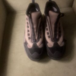 Like New Vasque Adult Hiking Boots
