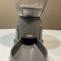 Petmate Pets Care Battery Operated Feeder, 15.5” High