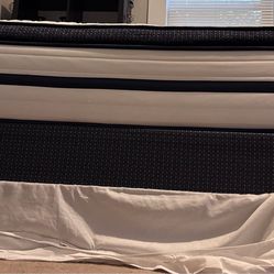 Pillow top Twin XL Mattress