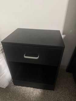 2 Black nightstands