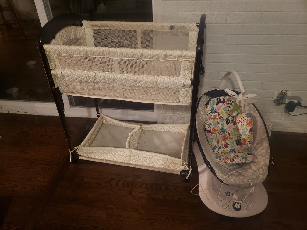 4 moms mamaroo and bassinet