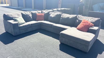 Gray Fabric Sectional Sofa with Chaise