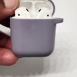 Wireless Earbuds (Apple Airpods Gen 2)