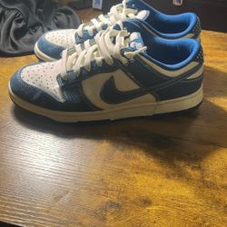Nike Dunks 