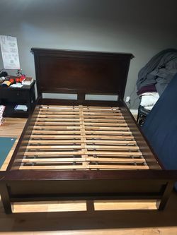 Queen-Size Bedframe