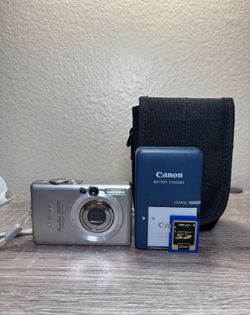 Canon PowerShot SD600 Digital ELPH 6MP Silver Camera