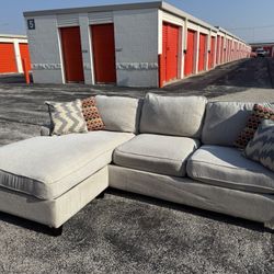 Gray Reversible Sectional Couch! ***Free CurbSide Delivery***