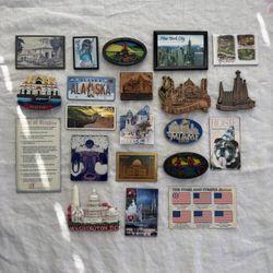 This Ceramic Square Coaster Set of 2 features a charming floral animal design with duck and cow