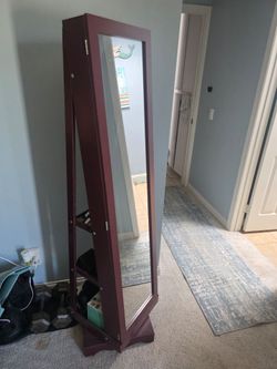 Jewelry  mirror