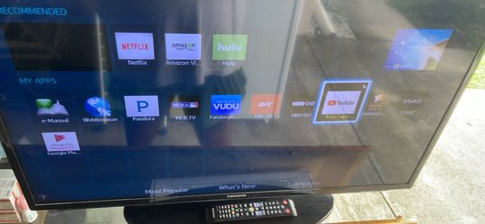 Samsung 43 inch Tv with remote and power plug