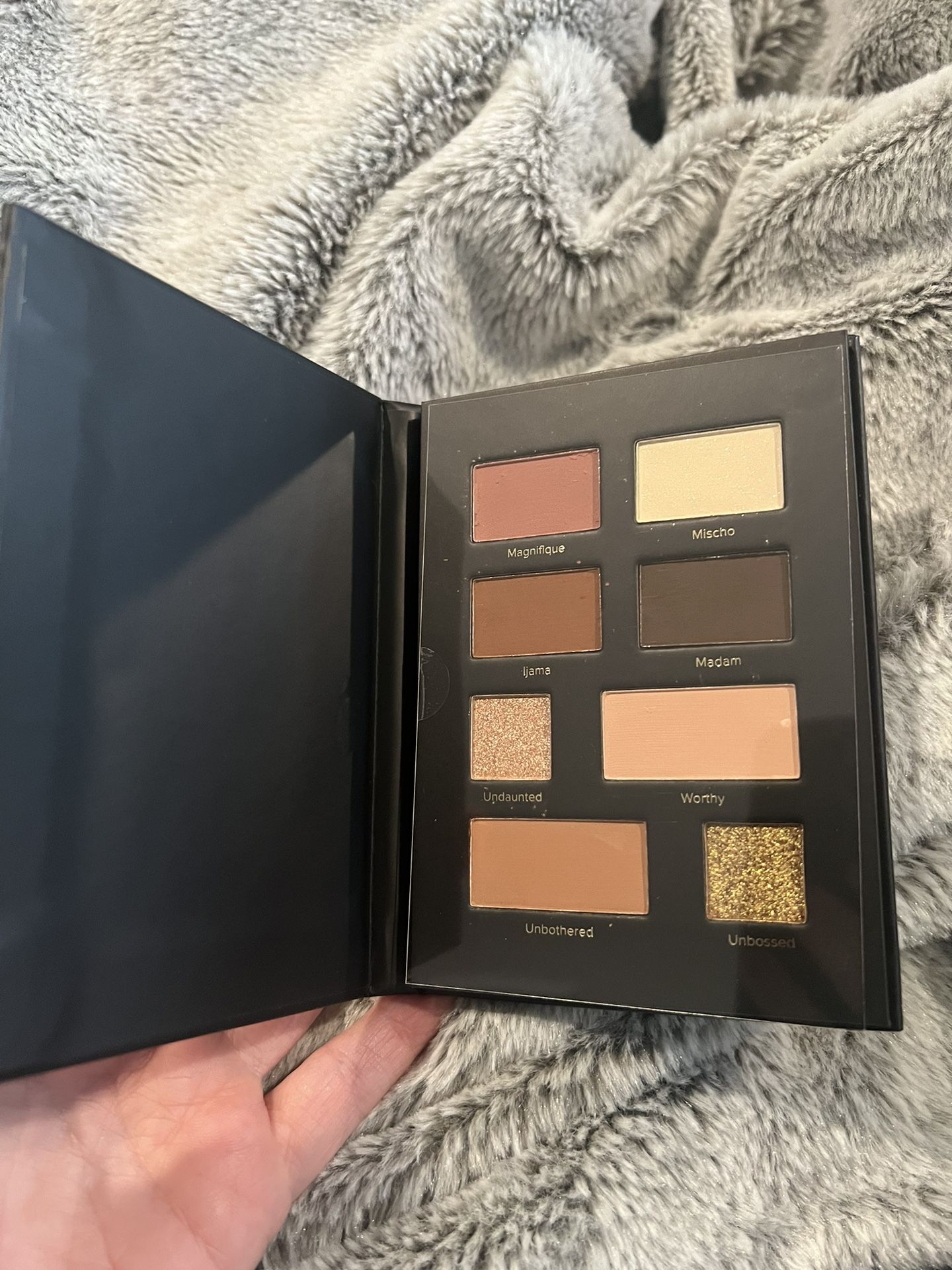 Mischo Beauty Eyeshadow, Palette Brand New