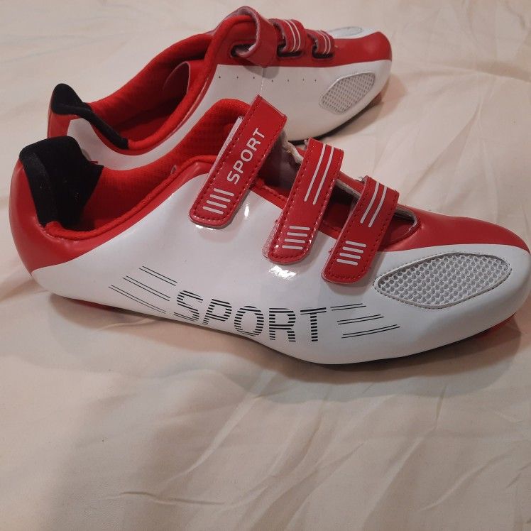 Brand New Cycle Shoes WITH SPD Clips Inserted!Size 45 

