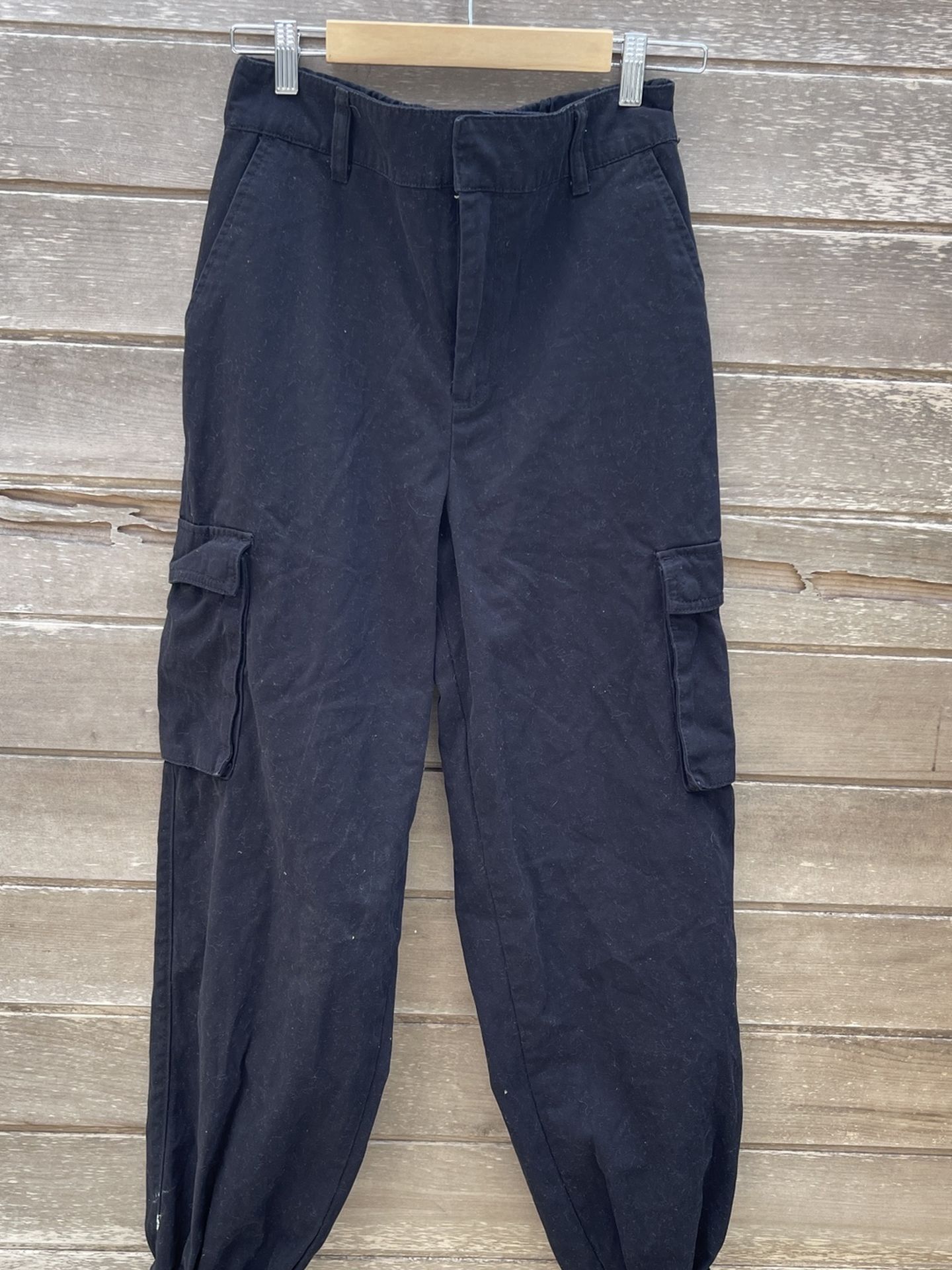 Forever 21 jogger black pants. Originally $29 Has some marks and stains B