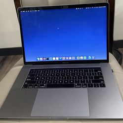 MacBook Pro Core i7, 16GB RAM, 512 GB SSD