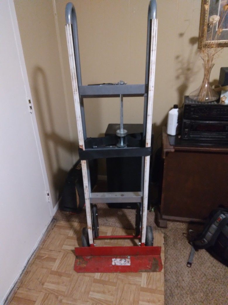 Milwaukee Dolly With Ratchet Strap