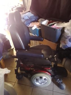 Electric mobility scooter needs X2 battery and chargers