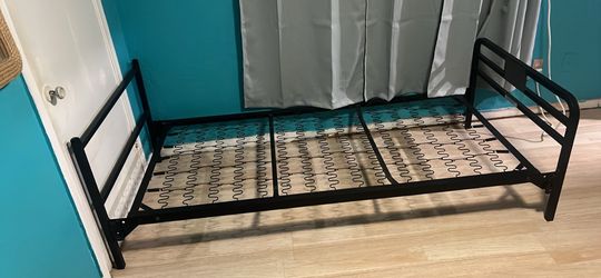 Twin bed