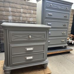 ASHLEY Gray Dresser & Nightstand / Gabetero 