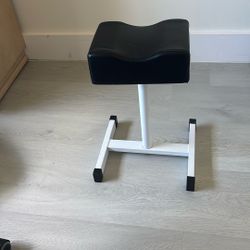 Leg support for pedicure