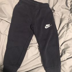 Nike joggers 3t navy blue