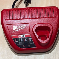 Milwaukee M 12 battery charger