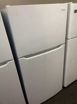 Frigidaire Top Freezer Fridge – White, clean interior, EvenTemp