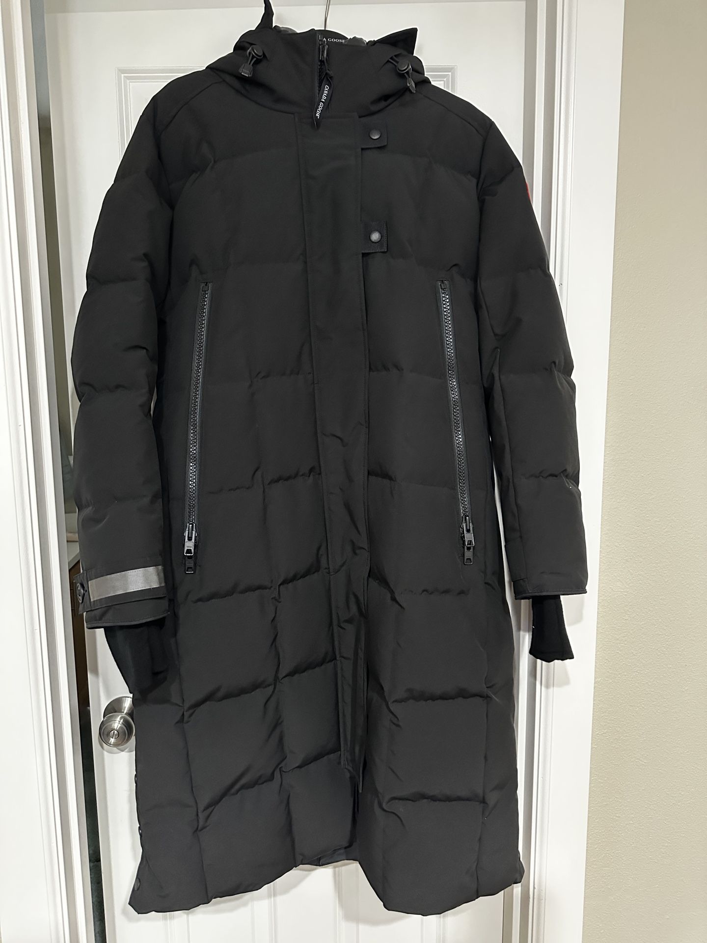 BRAND NEW Canada Goose Women's Elmwood Parka Black Size XL with orig garment bag