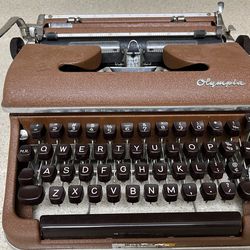 Vintage 1950's Olympia Typewriter