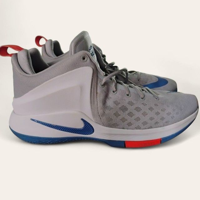 Size 14 Men's Lebran James Nike Shoes 