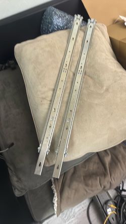 Server Rack Rails