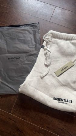 Essential shorts/ white oatmeal/ size M