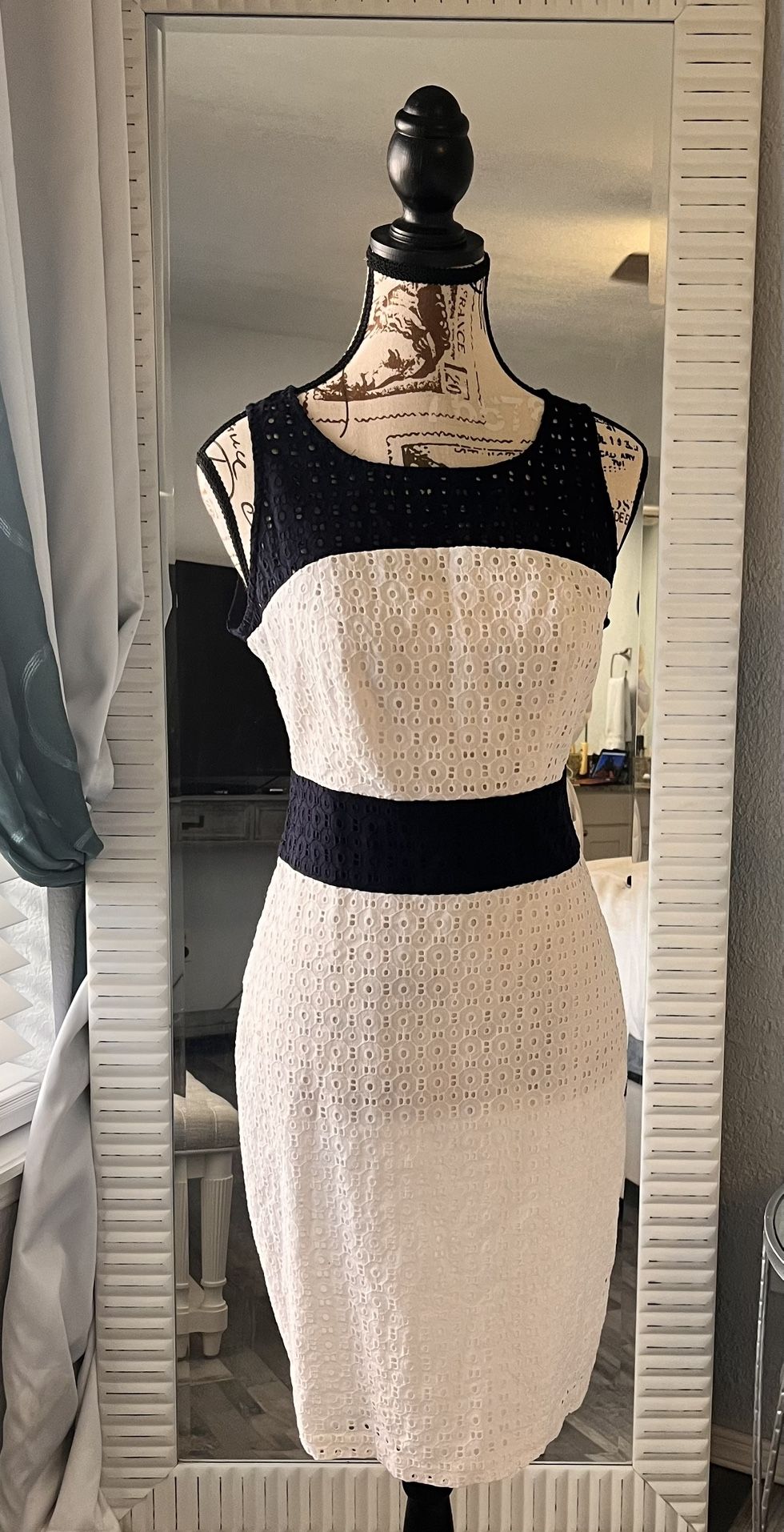 White And Navy Dress Size 6