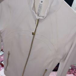 Lululemon Nulu Cropped Define Jacket 