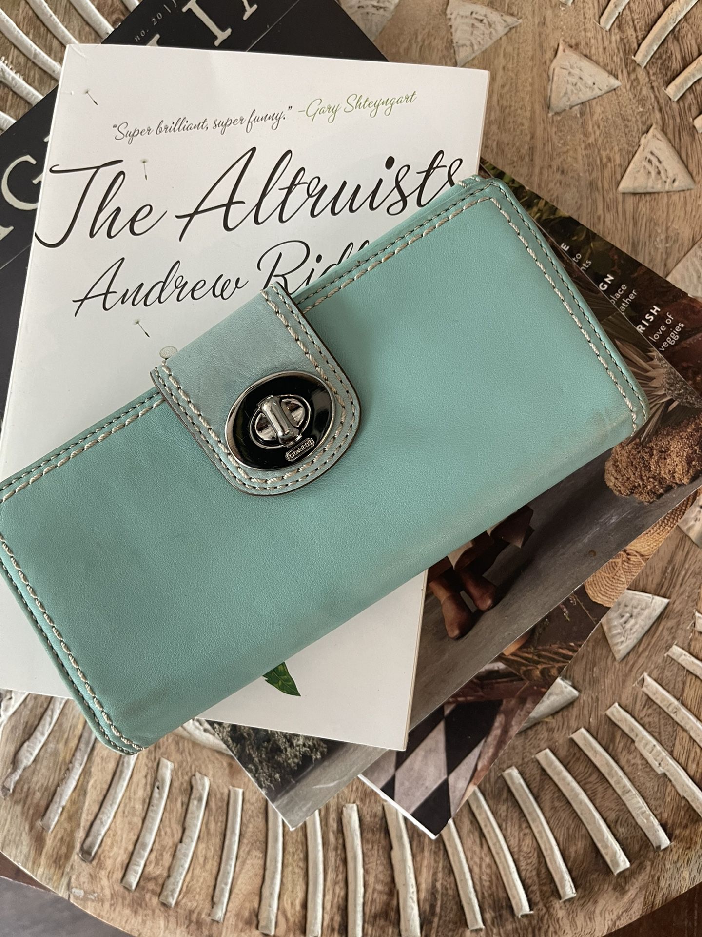 Tiffany Blue (Aqua) Vintage Genuine Leather Coach Wallet 