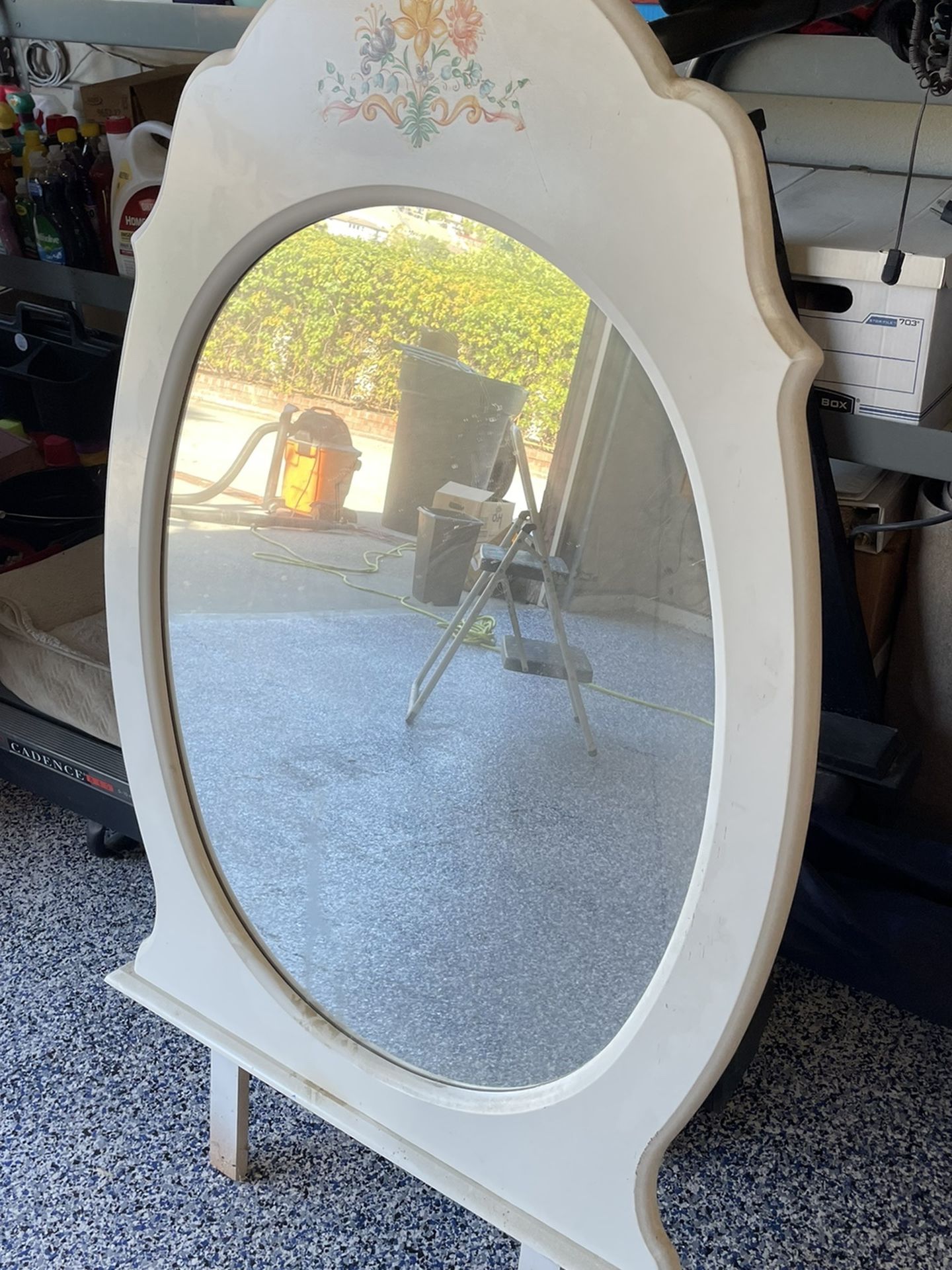 Free Children’s Dresser Mirror