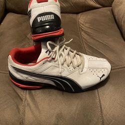 Pumas Men’s Shoes ( Size 11 )