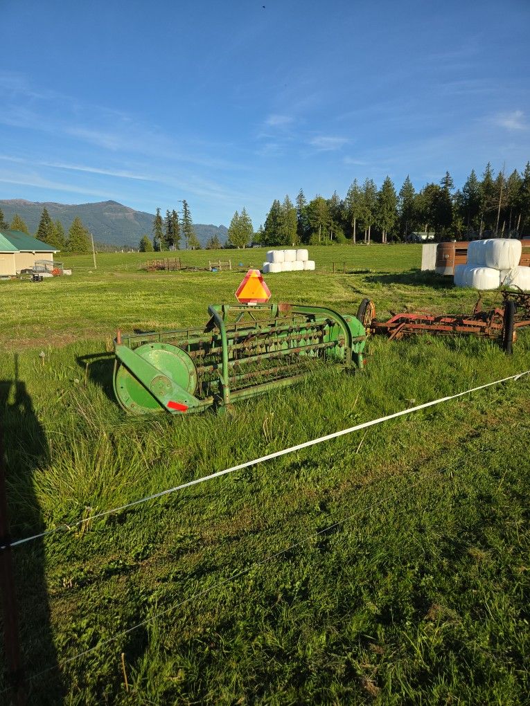 John Deere Hay Rake
