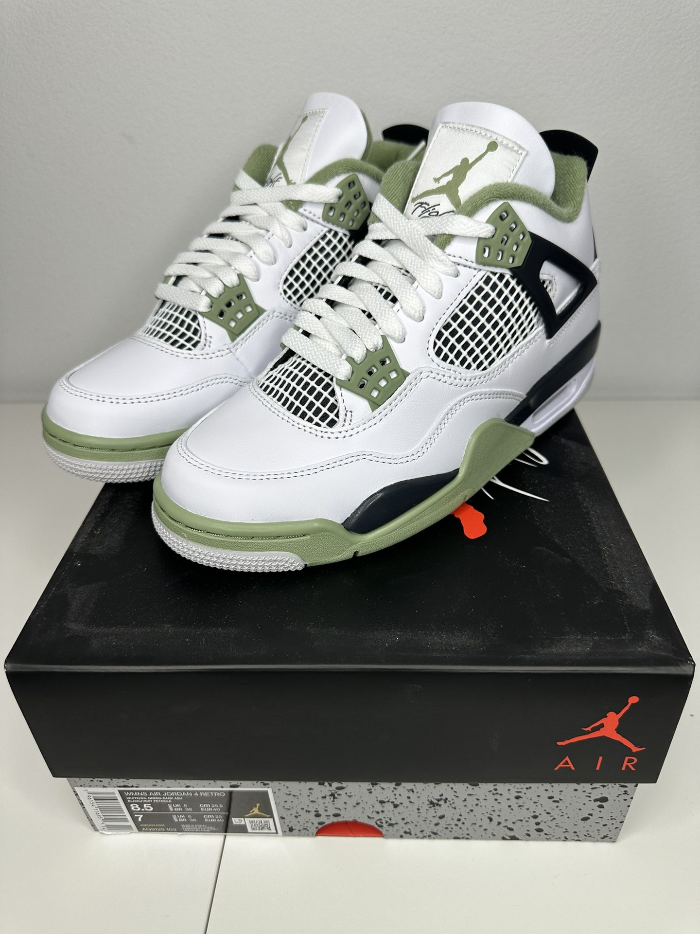 Jordan 4 Retro Seafoam