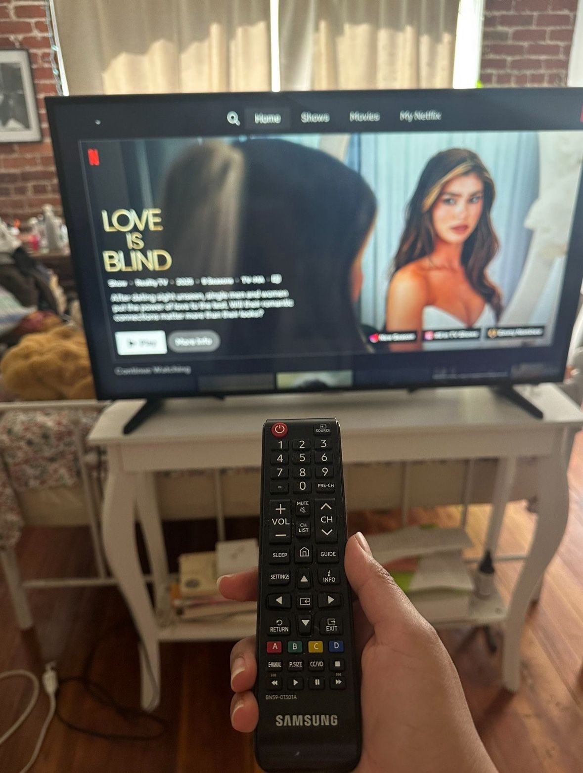 43-inch Samsung Smart 4K UHD TV + Remote