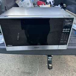 Panasonic Microwave W/ Genius Sensor 1250w