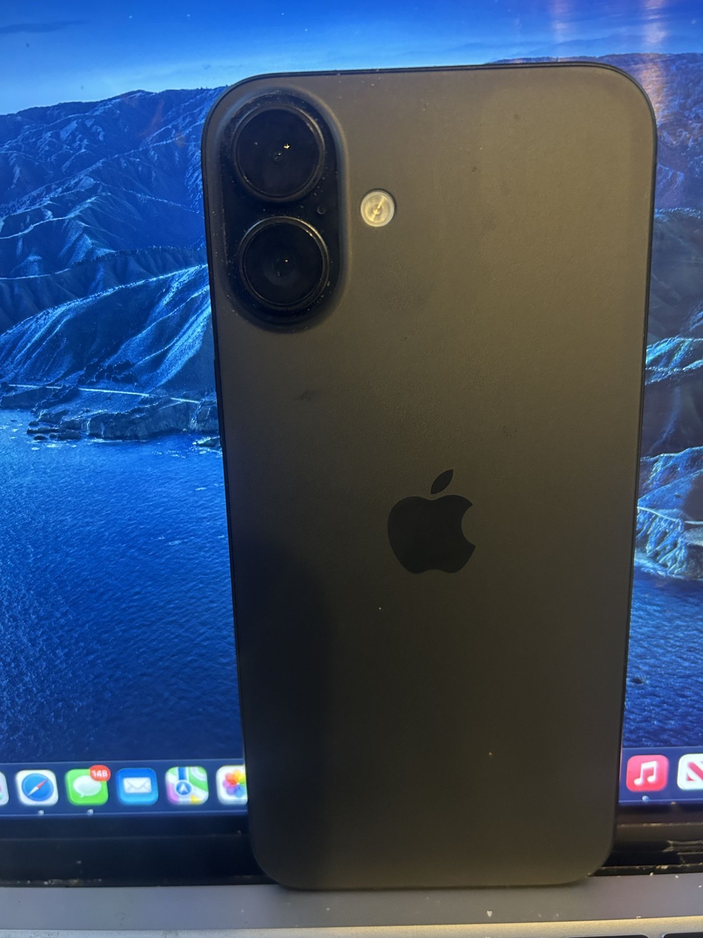 iPhone 16 Plus