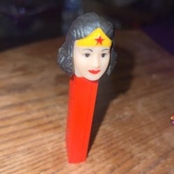 Vintage Wonder Woman Pez Dispenser No Feet DC Comics Made in Austria 3.942.683