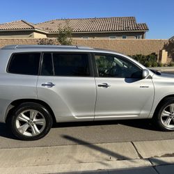Toyota Highlander Limited  V6 4d 4wd