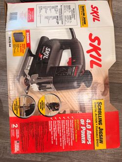 SKIL scrolling JUGSAW AND EXTRA BLADES